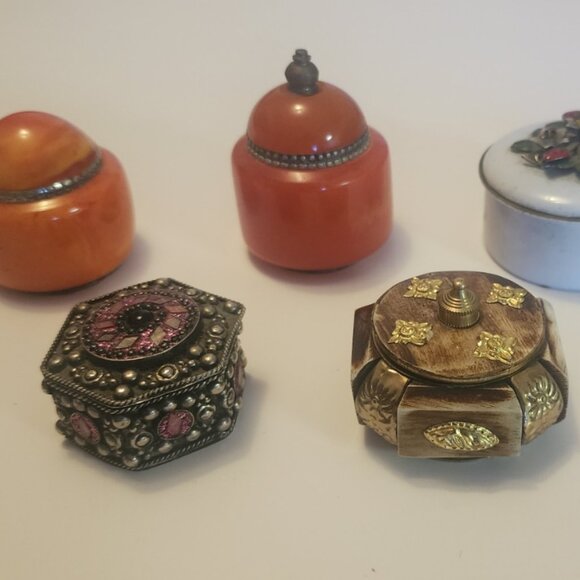 Lot five trinket boxes, jewelry...metal Asia, Middle East - Picture 1 of 5